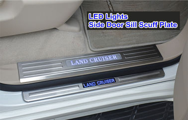 Cina TOYOTA Land Cruiser FJ200 2008 -2014 LED Cahaya Stainless Steel Side Door Sill pemasok