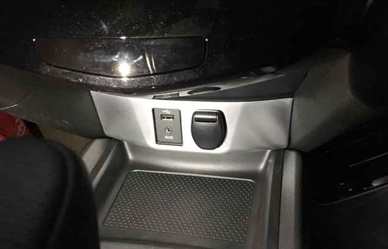Harga yang bagus Custom Auto Interior Garnish / New Nissan Qashqai 2015 2016 USB Socket Frame on line