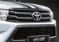 Toyota New Hilux Revo 2015 2016 OE suku cadang depan kisi-kisi berwarna krom dan hitam pemasok