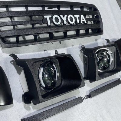 Harga yang bagus OEM Kompatibel 5311190A09/5310160030 Toyota Land Cruise Ukuran Asli Grille Depan Dengan Hitam / Putih / Chrome Trim on line
